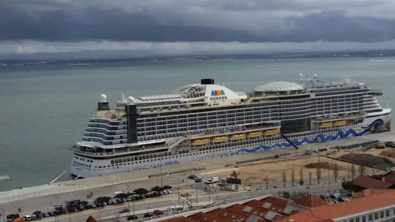 lisbon cruise port - jardim do tabaco quay